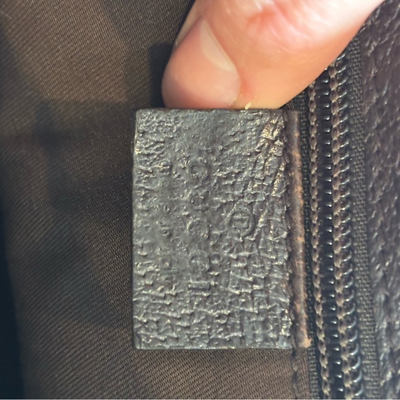 Gucci Tan and Brown Monogram Bag - Picture 14 of 16